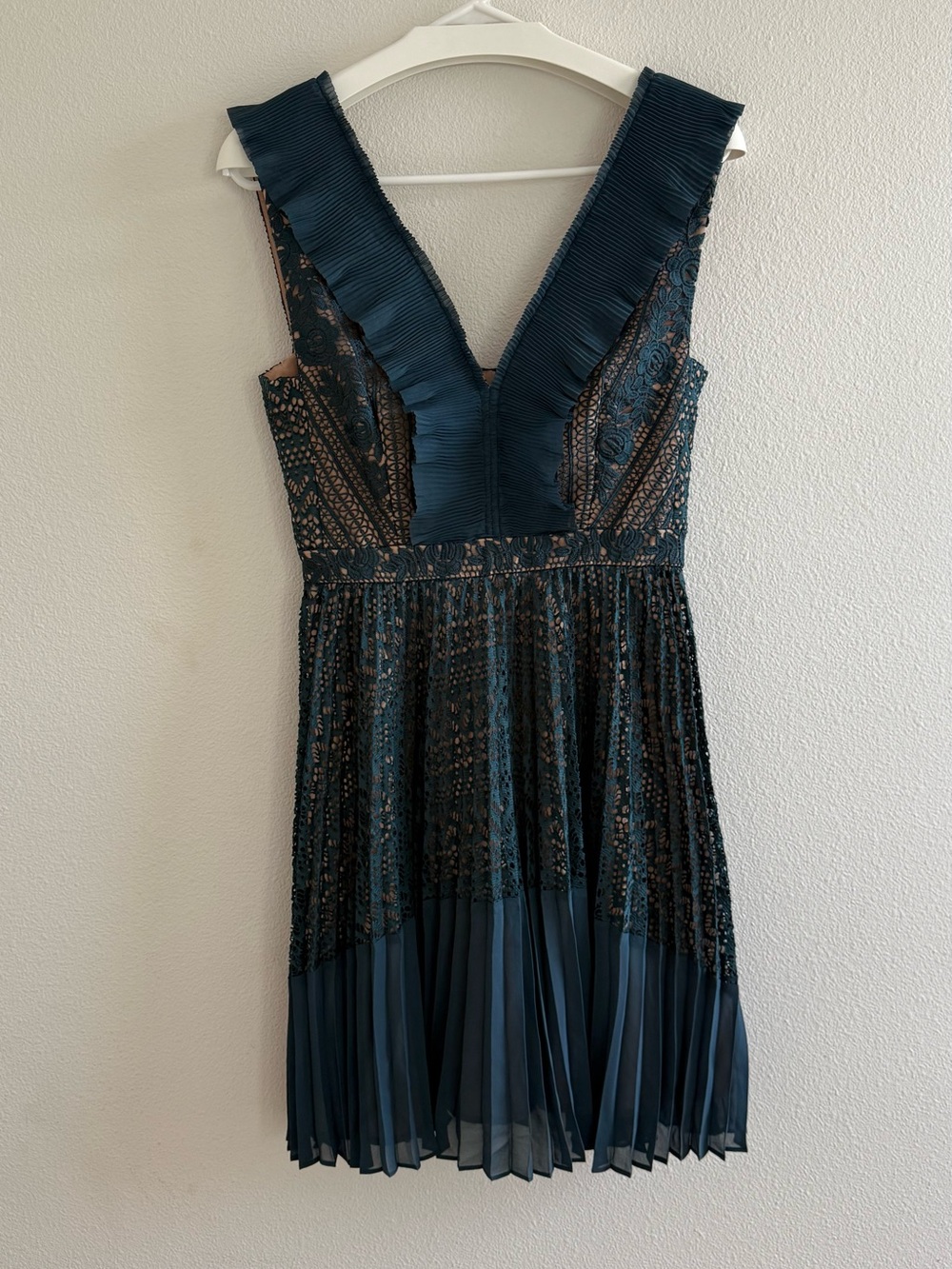 NWT French Connection Teal Lace-Overlay Pleated V-Neck Mini Dress